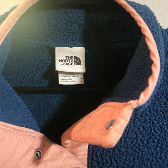 Colorblock Fleece Pullover - Picture 3 of 4